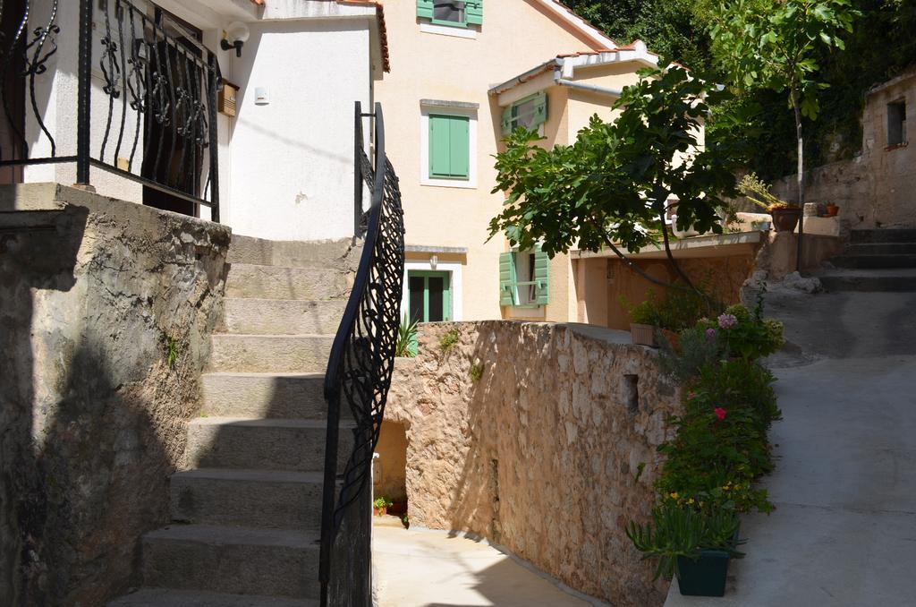 Apartment Borna Baška Екстериор снимка